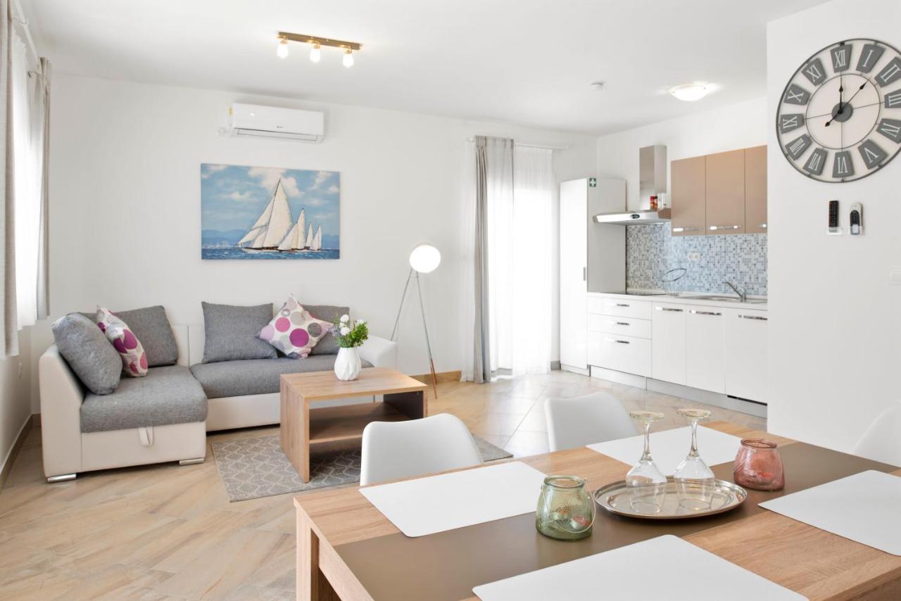 Aaa Anic Amazing Apartments Deluxe Split Exterior photo