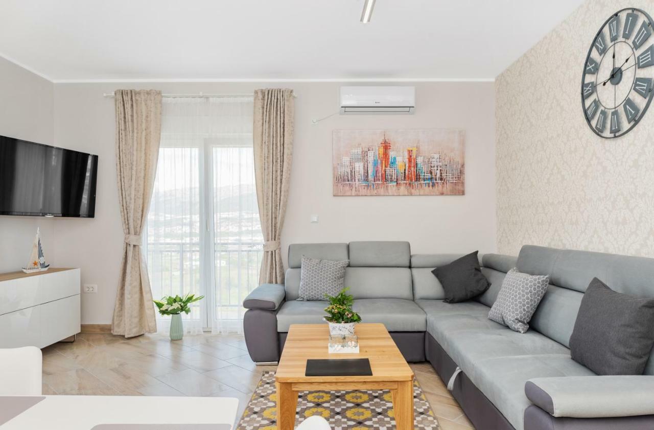 Aaa Anic Amazing Apartments Deluxe Split Exterior photo