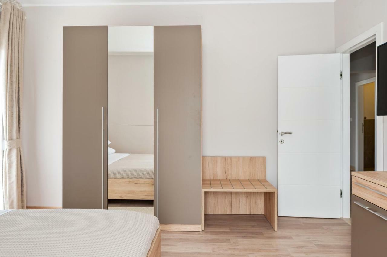 Aaa Anic Amazing Apartments Deluxe Split Exterior photo