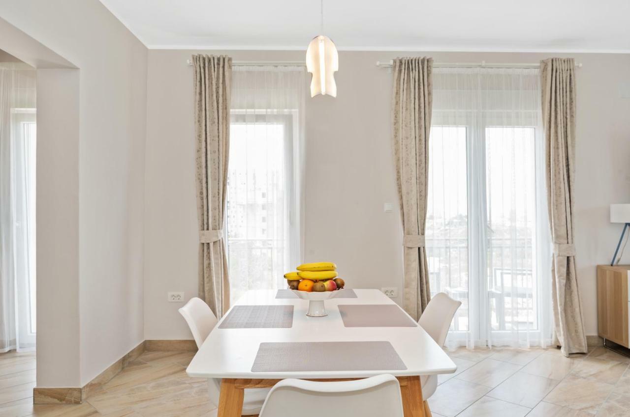 Aaa Anic Amazing Apartments Deluxe Split Exterior photo